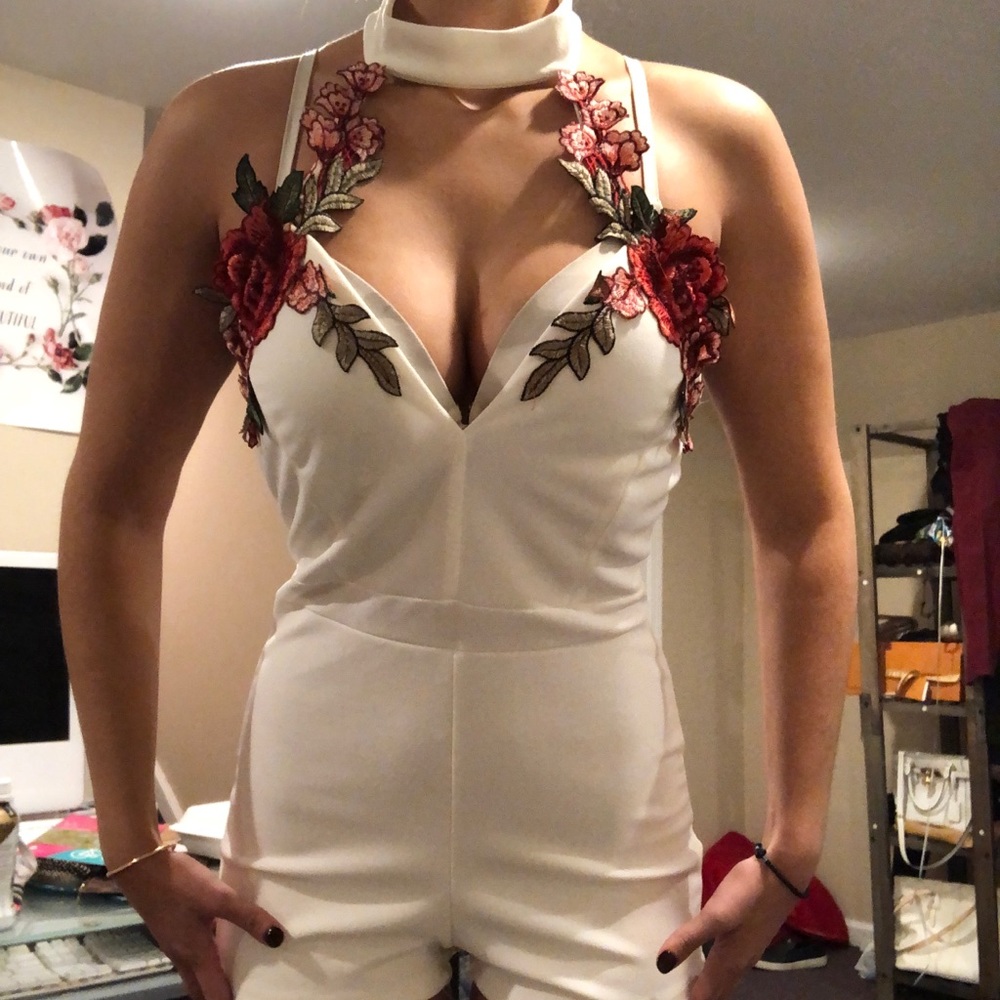 White flower romper